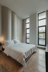 Superior King Room room in Plexi Space