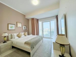 Luton Vacation Homes -sea view -Damac Heights, Dubai Marina -90AB2