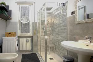 Lago di Lecco - Parcheggio Gratuito - Stazione Ferroviaria