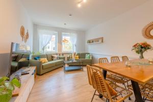 Urban Jungle Apartment Wilhelmshöhe by stay awesome