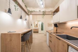 Stylish Suite in the Heart of Athens