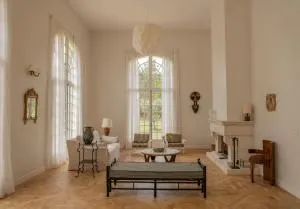 Luxueuse Villa avec piscine - Saumos