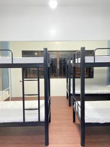 Lime Lite Manila Hostel