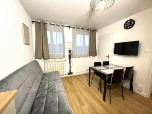 LAppart de Droite Confort en ville avec parking privé