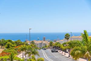 LUXURY VILLA with sea view, heated pool