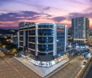 福州火车站亚朵酒店 - Luyuanhsien