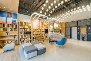 上海虹桥国展北新泾地铁站亚朵酒店 - Lüyangqiao