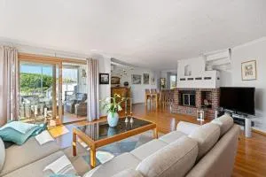 Large home in Sola - Sunde