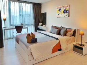 CM Design Space Nimman Fashion Flat