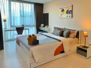 CM Design Space Nimman Fashion Flat