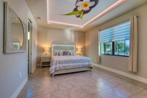 VILLA MODERN TIMES - 4 BEDS - 2 BATHS - 8 GUESTS - WATERVIEW & POOL - INCL. 10% OFF BOAT RENTAL