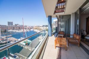 Waterfront Marina 2 Bedroom Yacht View