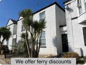 Charming house by the sea - Wootton