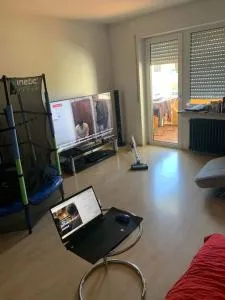 Schöne Eigentumswohnung mit zwei Schlafzimmern . - Birkenhard