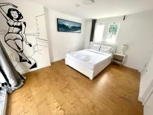 Oeiras Beach Suite 9 - Double Bedroom with Shared Bathroom & Terrace - 卡希亚什