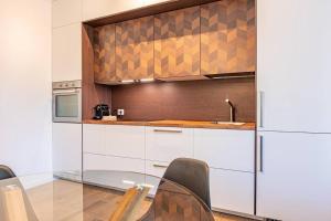 Stylish Flat Bisceglie M1