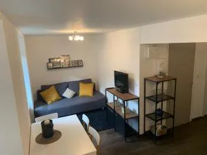 La Maison aux Volets Bleus 2ème Étage - 拉塞勒