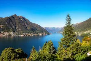 Blue Stay - by MyHomeInComo - Pognana Lario