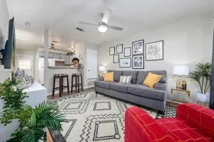 Home Away From Home with King Bed, WiFi and Lots of Amenities - 贝尔顿