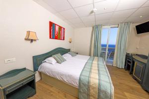 Hotels Hotel Saint Christophe : Chambre Double Standard - Vue Partielle sur Mer