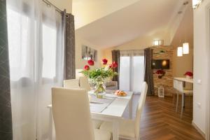 exclusive use swimming pool available from 1May to 30 October img25