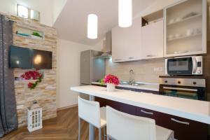 exclusive use swimming pool available from 1May to 30 October img18