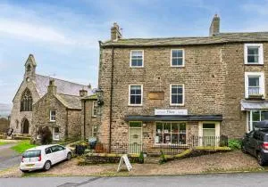 Flat 1, Literary Institute - 霍伊斯