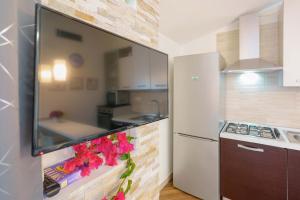 exclusive use swimming pool available from 1May to 30 October img27