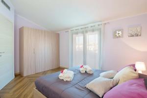 exclusive use swimming pool available from 1May to 30 October img32