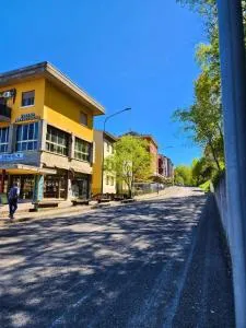 BE ME Hotel Helvetia - Varano Marchesi