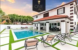 Prestigious Home with Pool - Hammocks