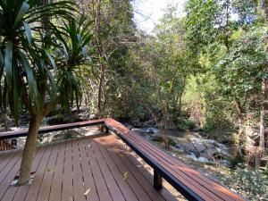 บ้านเคียงธาร โฮมสเตย์ แม่แมะ Cascade Lodge