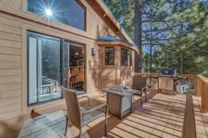 Pet-Friendly Home in Truckee with Balconies and Grill! - Portola