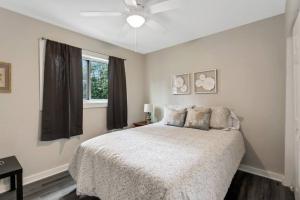 Cozy Cumberland ATL Home w Hot Tub