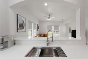 Modern Central East Austin 4BR Gem