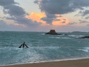 Hotels Les Chiens du Guet : photos des chambres