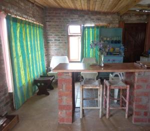 Peaceful Farm cottage, organic, lovely views.