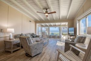 Sunrise Cottage Beachfront Home