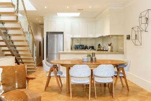 Farrah Designer Three Bedroom Carlton Residence