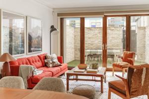 Farrah Designer Three Bedroom Carlton Residence