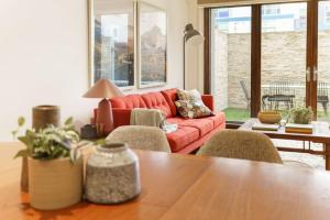 Farrah Designer Three Bedroom Carlton Residence