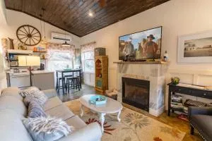 Sarah Janes Cottage at Doe Creek - Aho