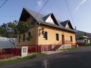 Penzión Serafín - 鲁容贝罗克