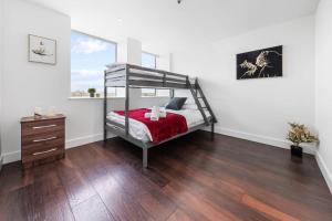 Brand new apartment 20 mins from London Waterloo BP34