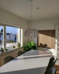 Moderne villalejlighed på 110 kvm + stor terrasse