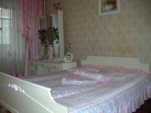 Вишенька,Проспект Космонавтів 42, ТЦ Мир, Мегамол, Магігранд