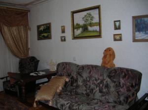 Проспект Космонавтів 42