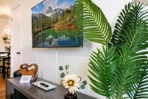 Experience Comfort with a King Bed at a Lower Cost