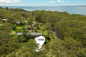 Rocks Place by Experience Jervis Bay