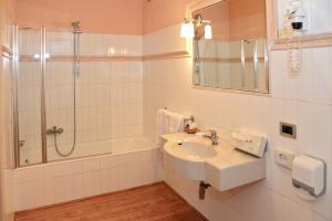 Economy Double or Twin Room